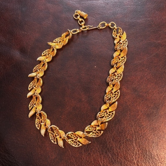 Coro Francois vintage gold tone necklace